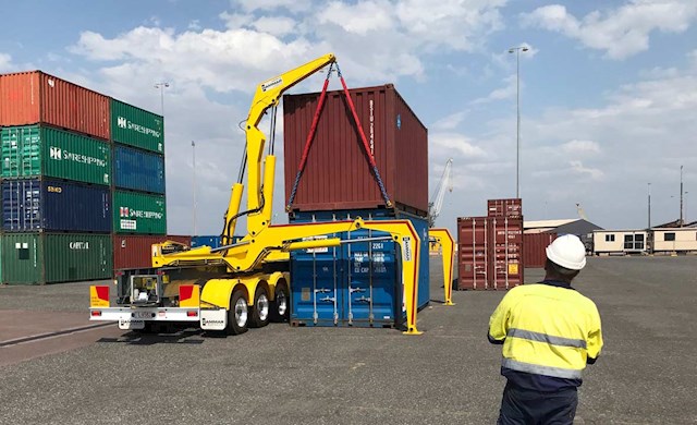 Hammar 155 side lifter stacking