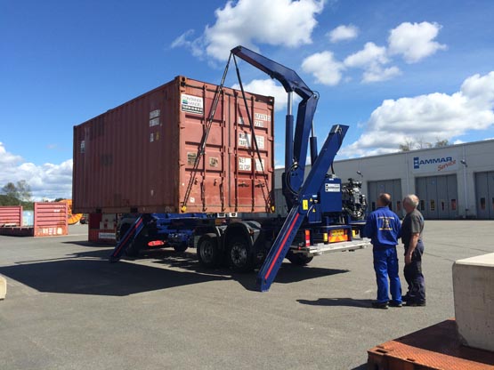 Hammar 140 sideloader container to ground