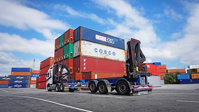 Hammar 110 self-loading Containers