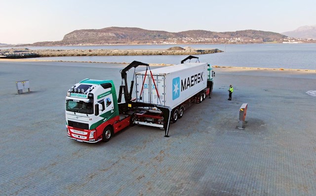 Hammar 110 Sideloader Transfer 40Container