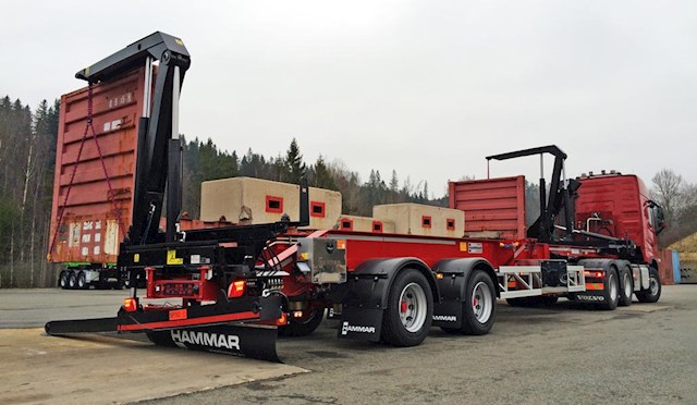 Hammar 130 Sideloader Lifting Concrete