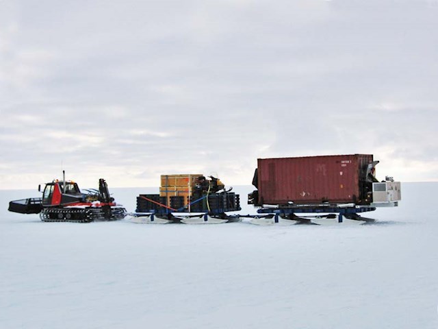 Artic Sideloader snow train