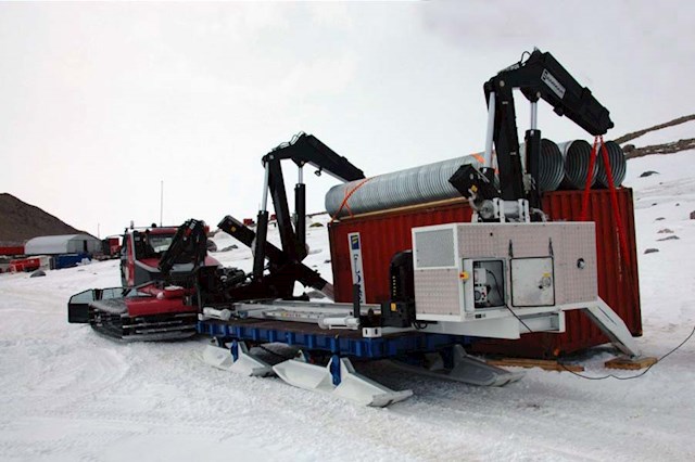 Sidelifter in the artic