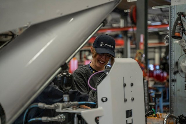 Hammar Crane Assembly
