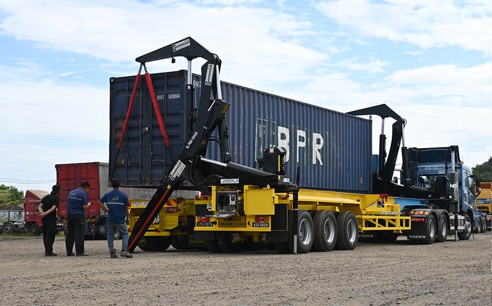 Hammar 119 Sidelifter Transfer 40Ft Container