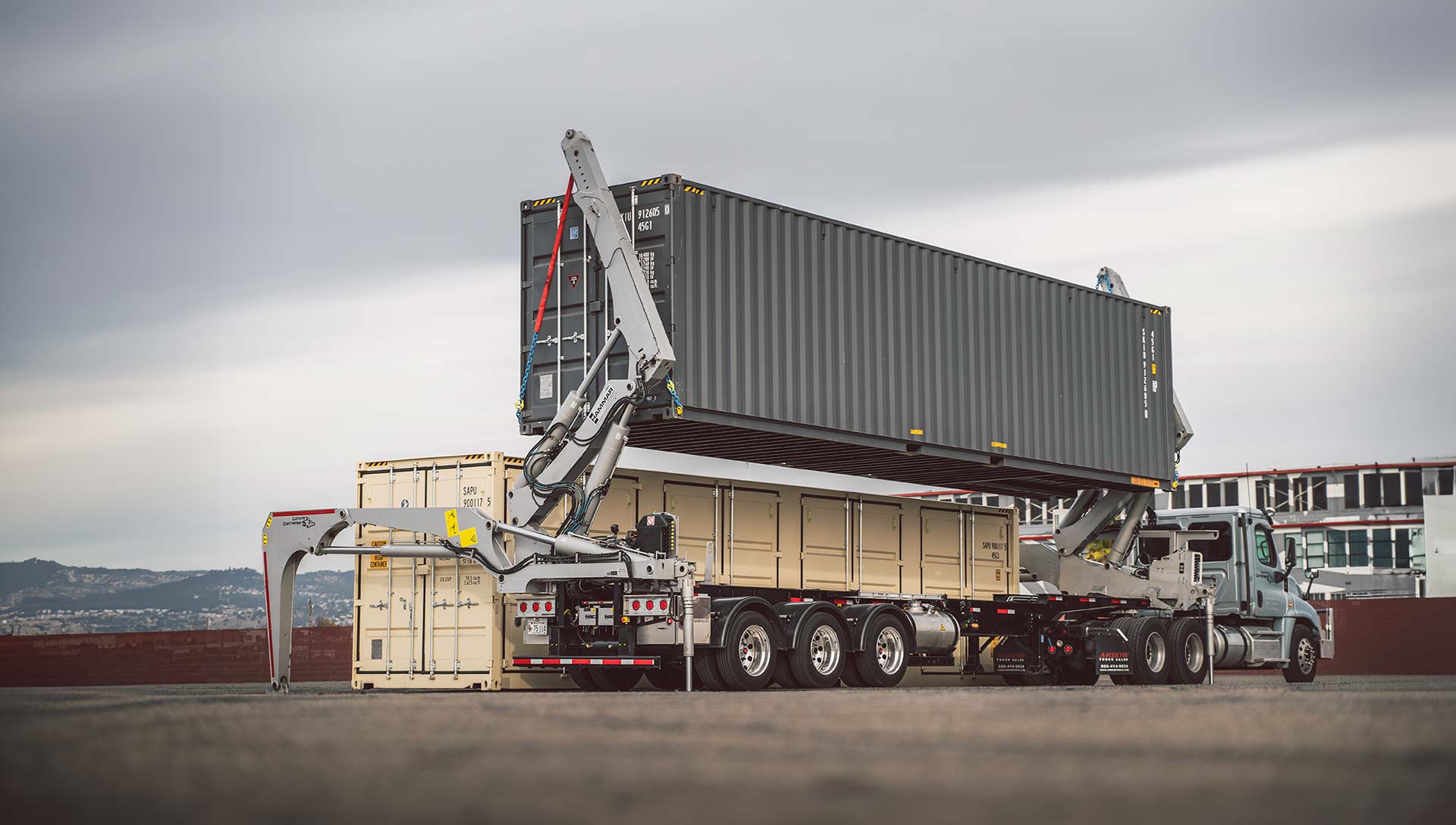 Sideloader Stacking 40Ft Container Hero (1)