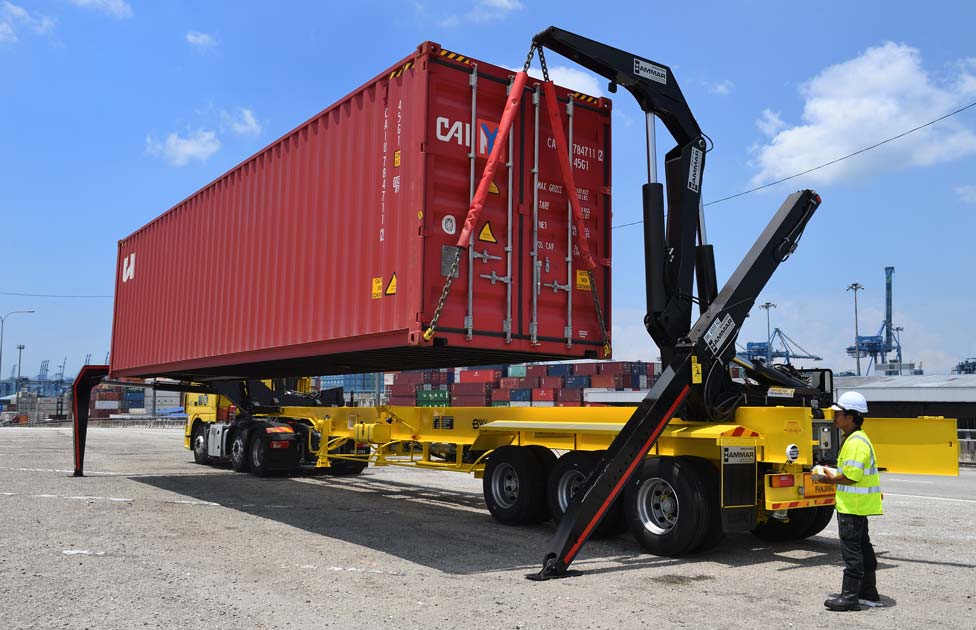 Hammar 153 Sideloader Container Lifting