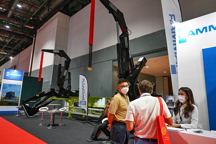 At MCVE 2022 Hammar Desk